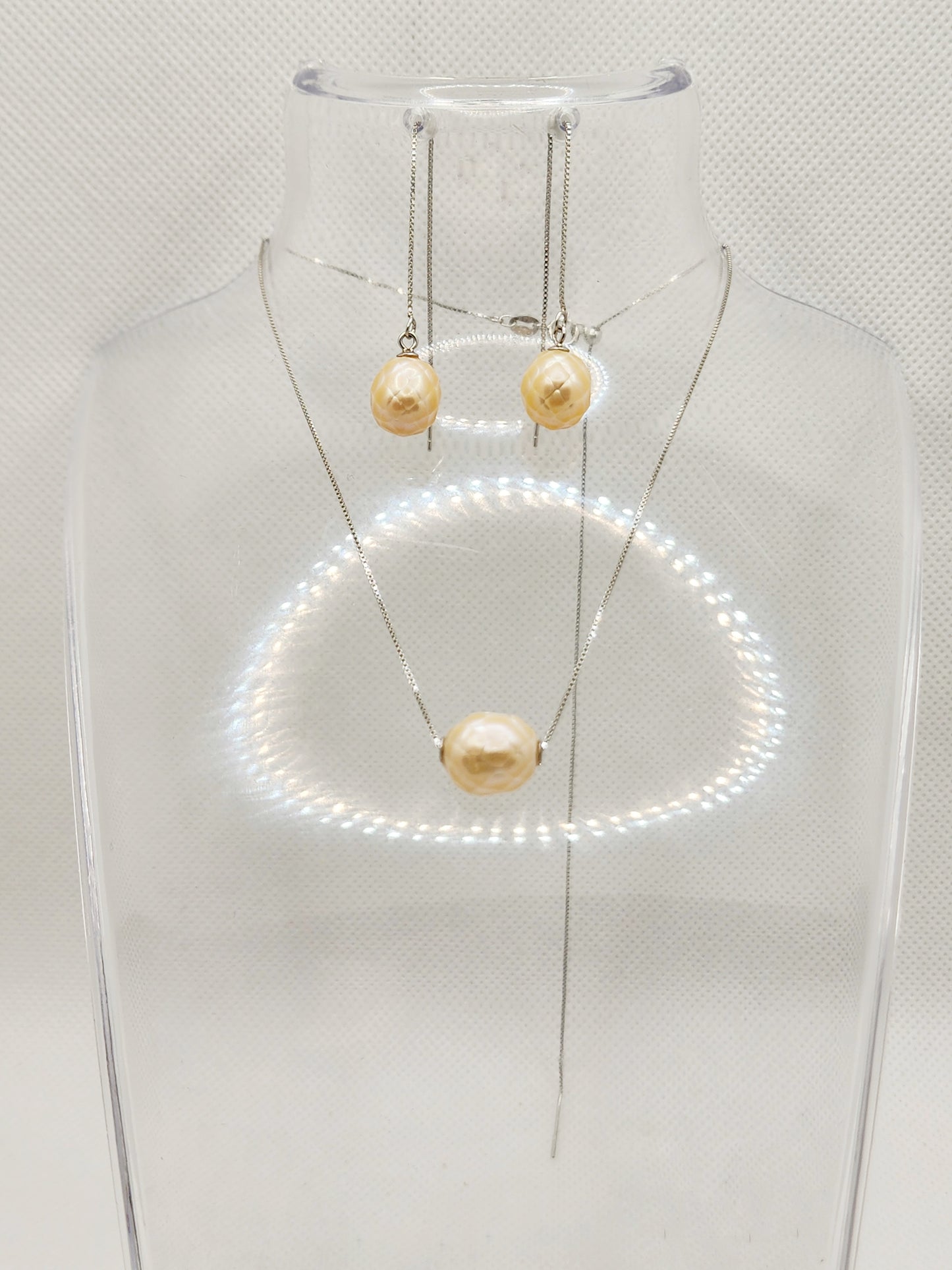 Pineapple pearls