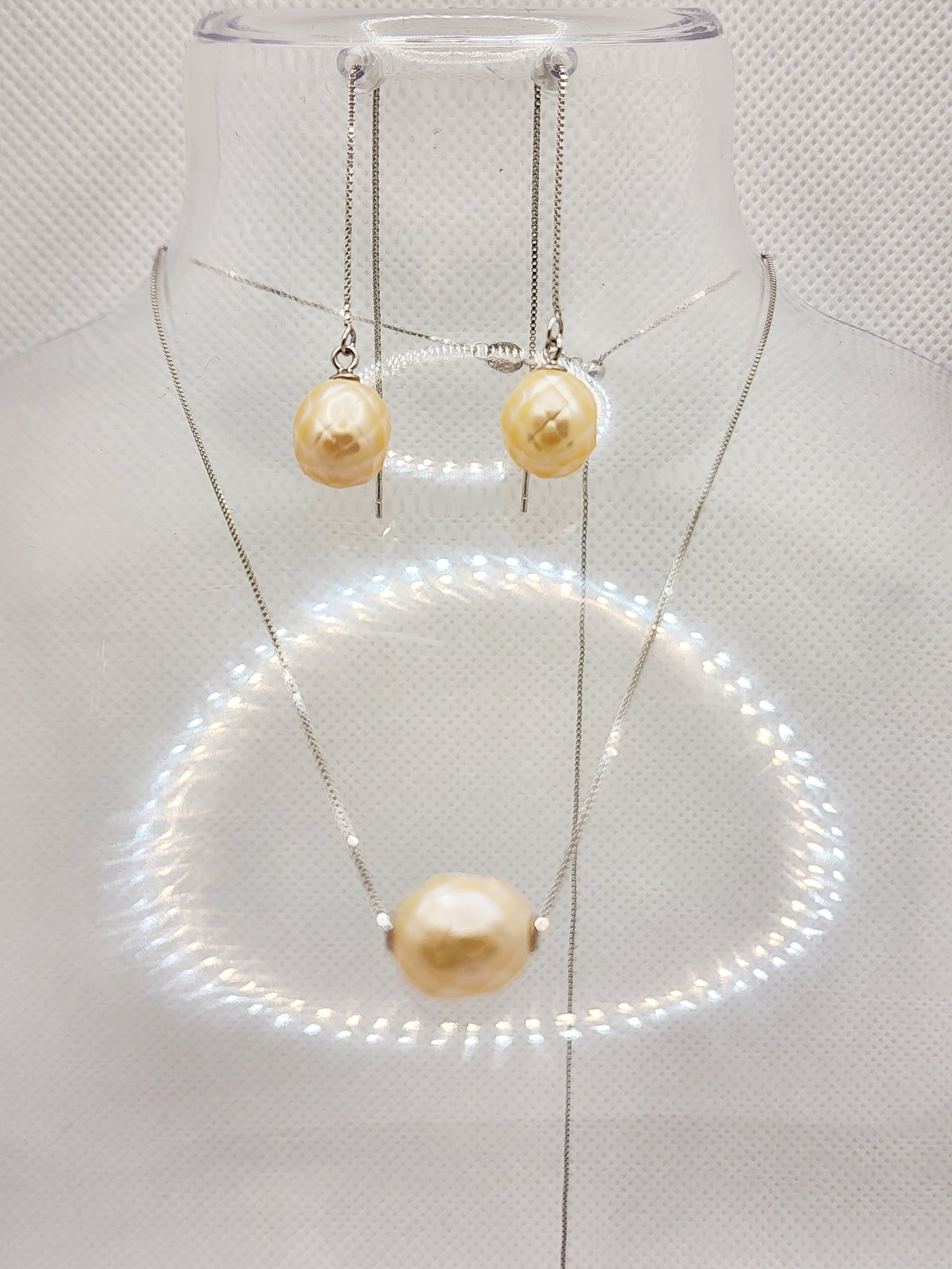 Pineapple pearls