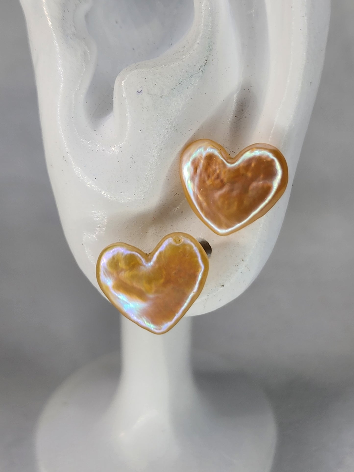 Heart Studs (Peach)