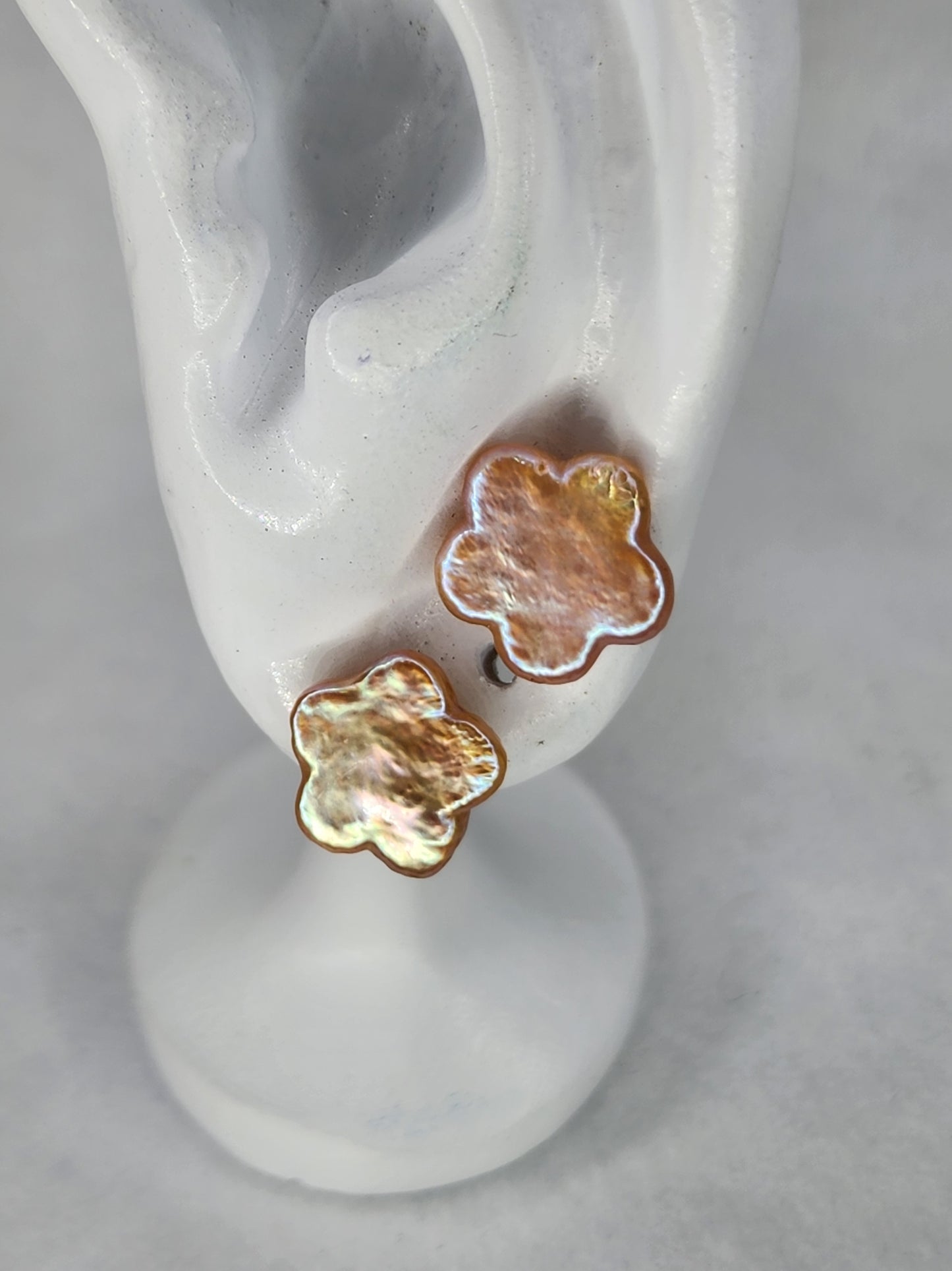 Flower Studs (Peach)
