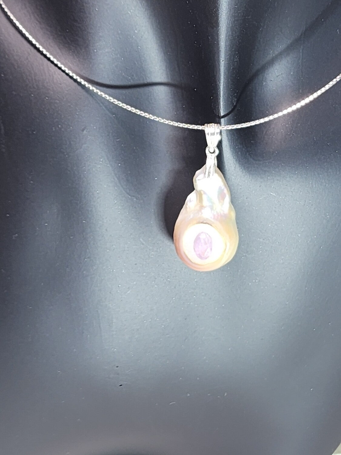 Light Purple Eye Pearl of Horus