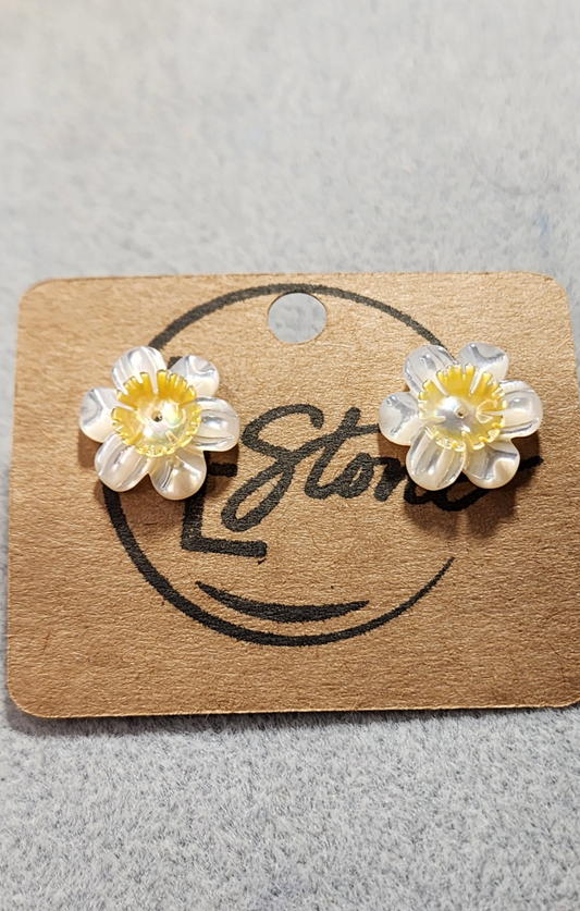 Daffodil Shell Earrings